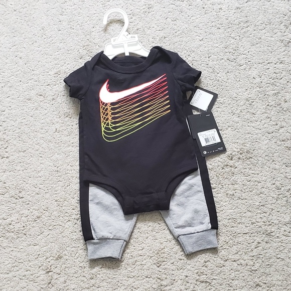 Nike Other - NWT Nike 6 Months baby onesie matching gift set